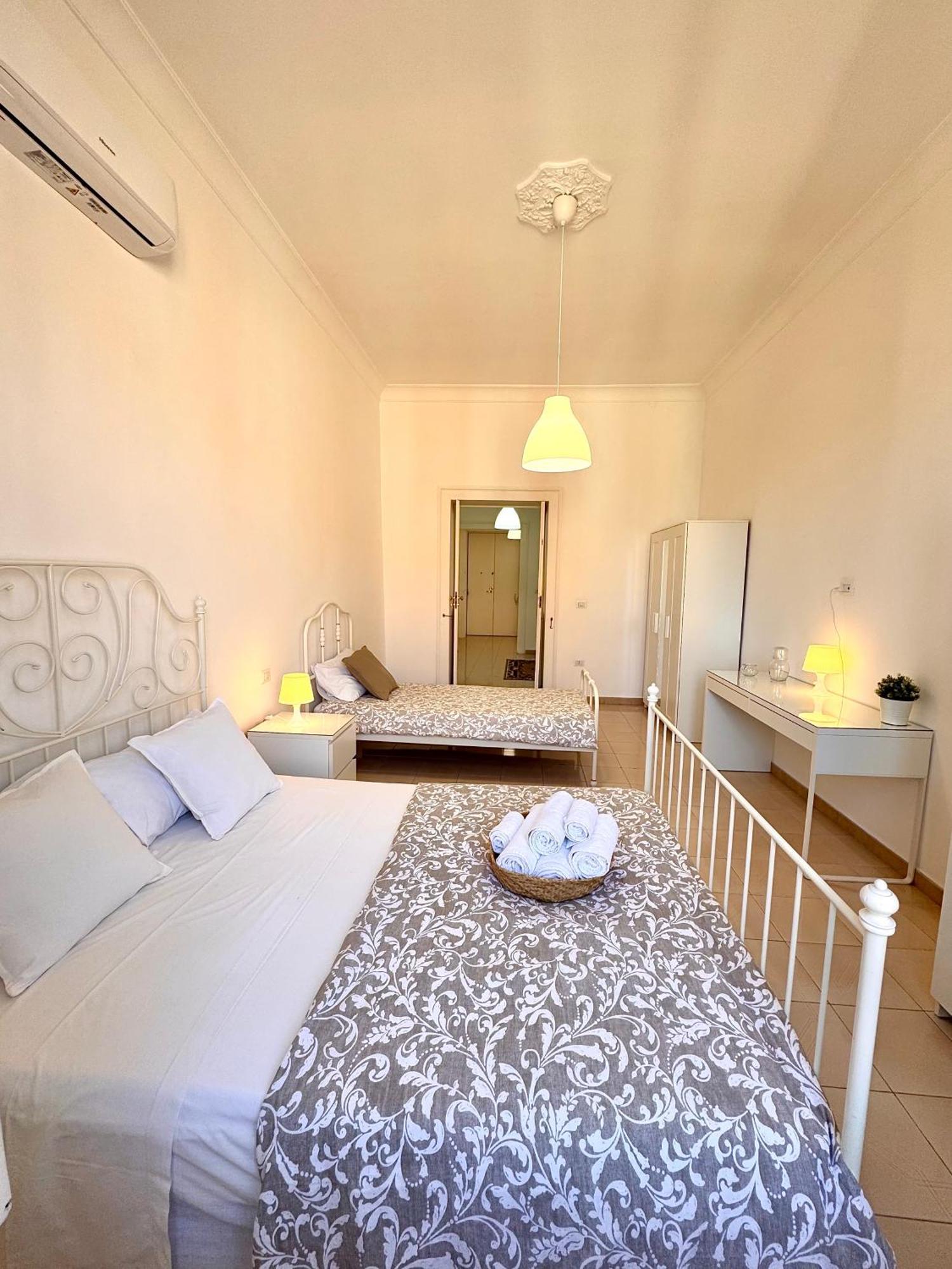 Galasso Apartments Napoli Bagian luar foto