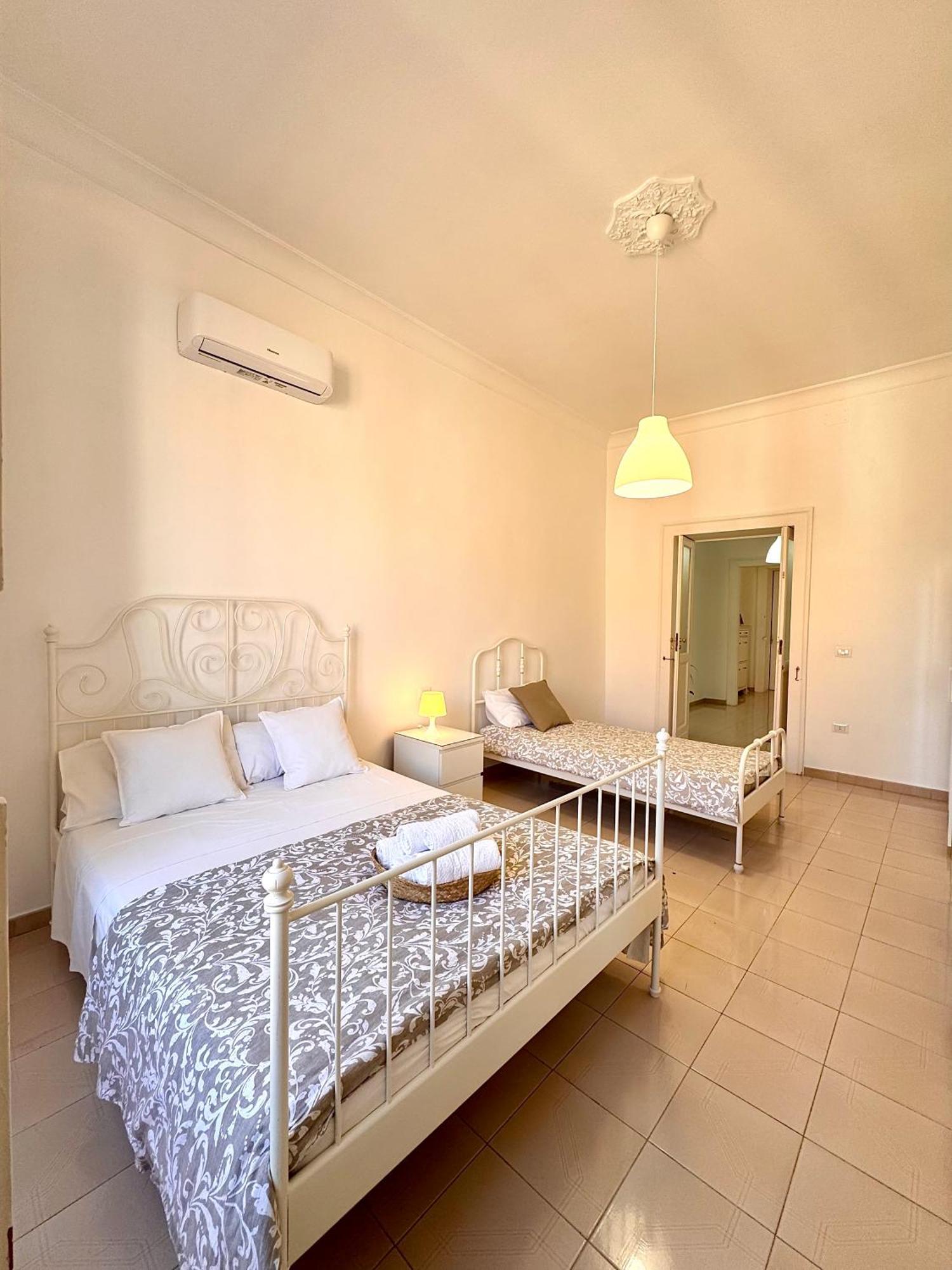 Galasso Apartments Napoli Bagian luar foto